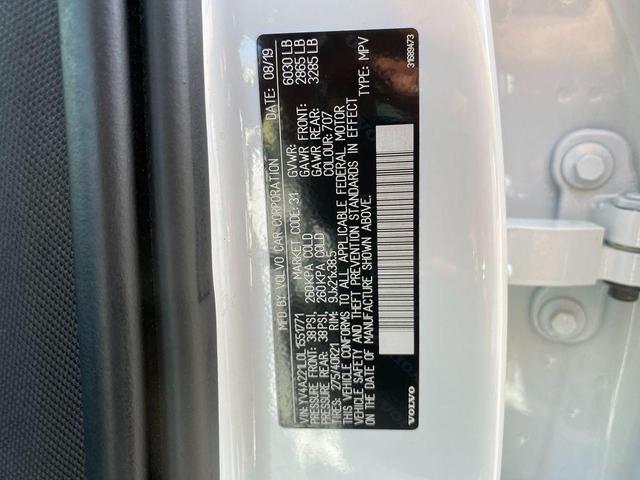 Photo of 2020 Crystal White Metallic Volvo XC90