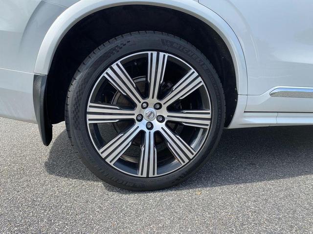 Photo of 2020 Crystal White Metallic Volvo XC90
