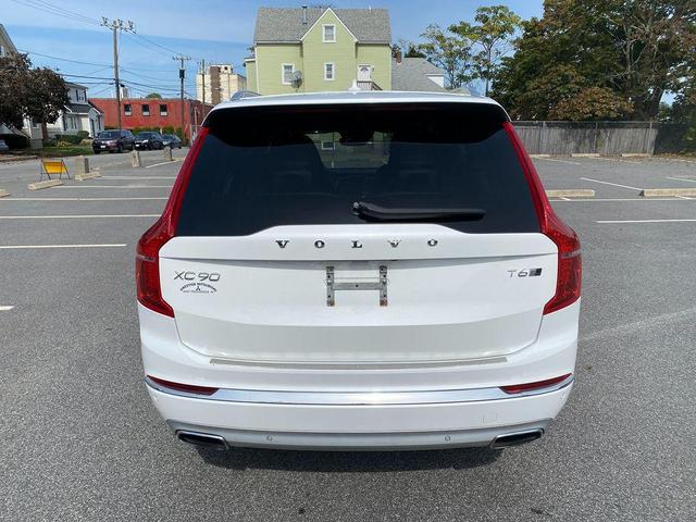 Photo of 2020 Crystal White Metallic Volvo XC90