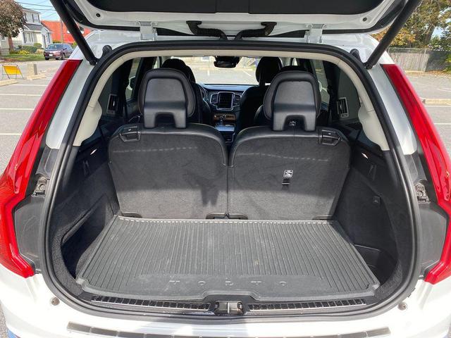 Photo of 2020 Crystal White Metallic Volvo XC90