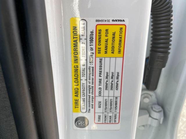 Photo of 2020 Crystal White Metallic Volvo XC90