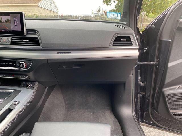 Photo of 2020 Moonlight Blue Metallic Audi SQ5
