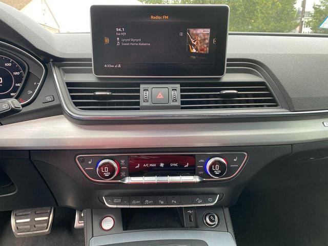 Photo of 2020 Moonlight Blue Metallic Audi SQ5