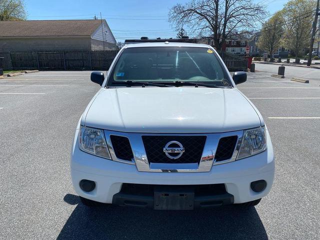 Photo of 2015 Glacier White Nissan Frontier
