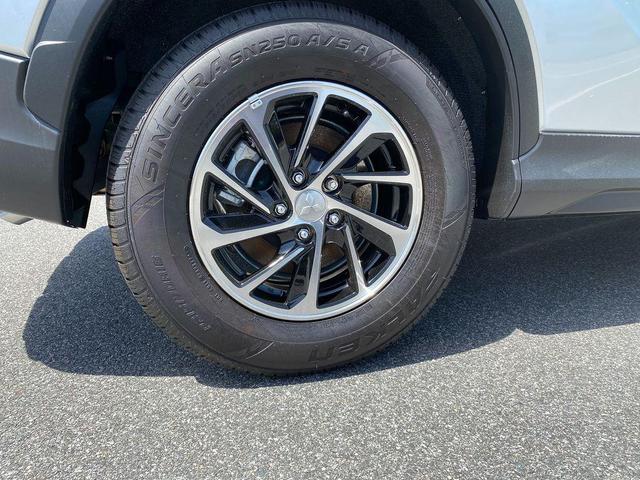 Photo of 2025 Alloy Silver Metallic Mitsubishi Eclipse Cross