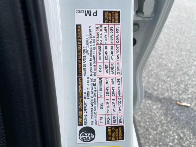 Photo of 2021 Super White Toyota Corolla