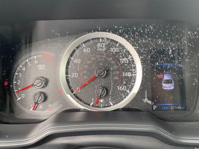 Photo of 2021 Super White Toyota Corolla