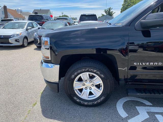 Photo of 2018 Black Chevrolet Silverado 1500
