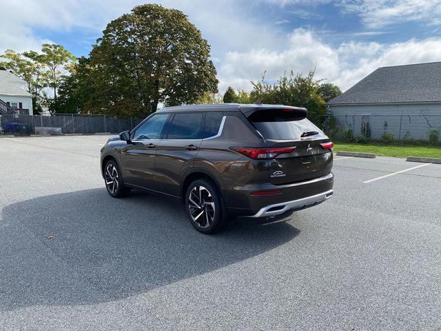 Photo of 2022 Deep Bronze Metallic Mitsubishi Outlander