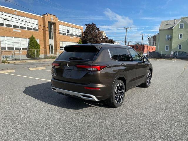 Photo of 2022 Deep Bronze Metallic Mitsubishi Outlander