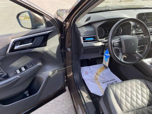 Photo of 2022 Deep Bronze Metallic Mitsubishi Outlander