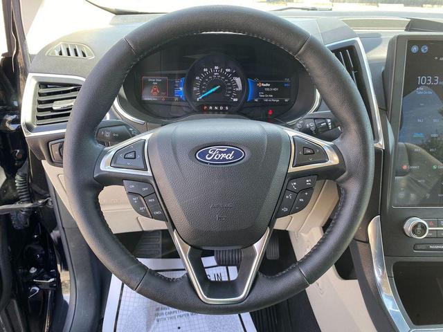 Photo of 2021 Agate Black Metallic Ford Edge