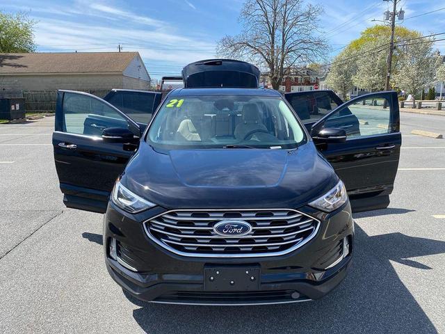 Photo of 2021 Agate Black Metallic Ford Edge