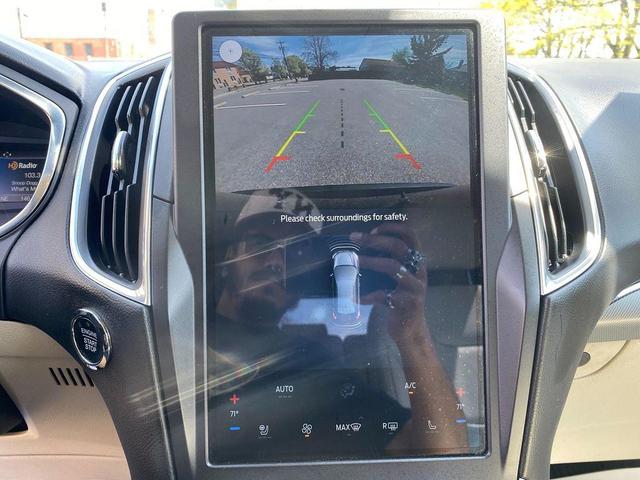 Photo of 2021 Agate Black Metallic Ford Edge