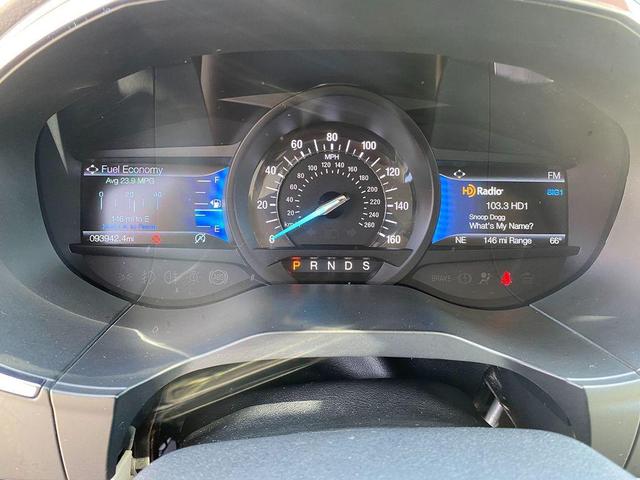 Photo of 2021 Agate Black Metallic Ford Edge