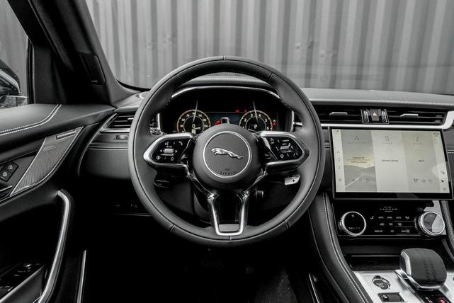Photo of 2026 Fuji White Jaguar F-PACE