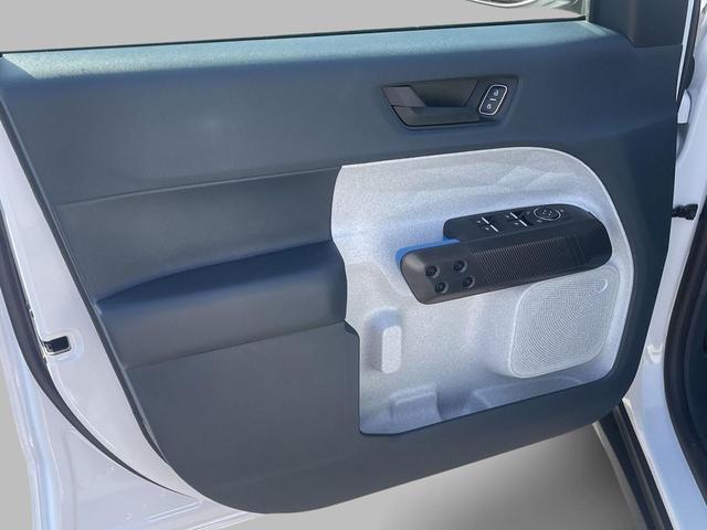 Photo of 2025 OXFORD WHITE Ford Maverick