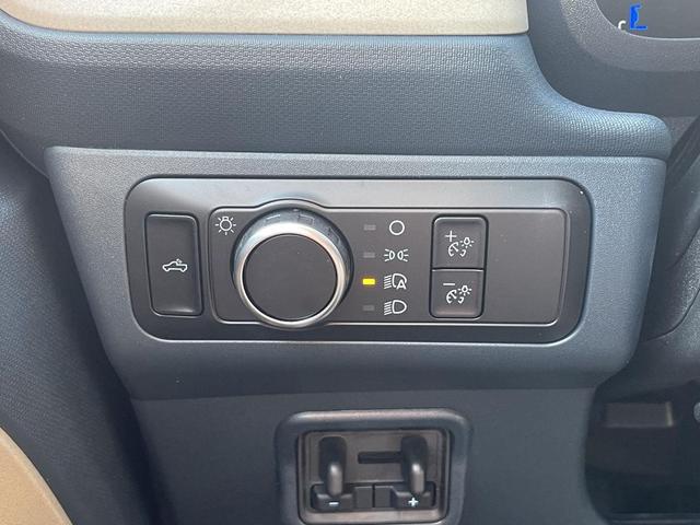 Photo of 2025 CARBONIZED GRAY METALLIC Ford Maverick