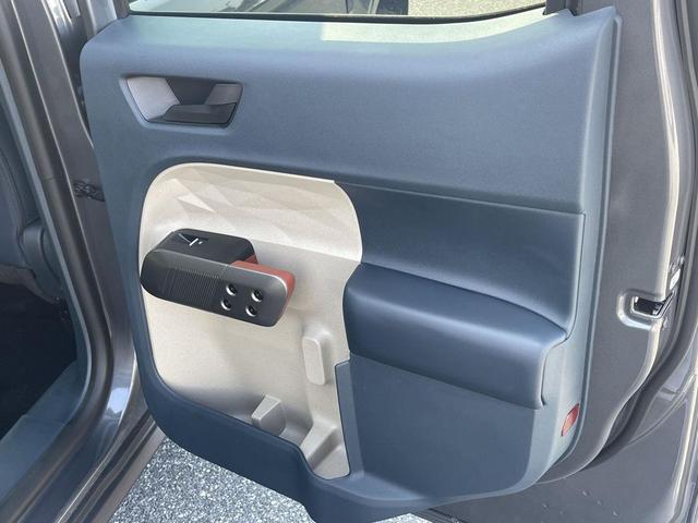 Photo of 2025 CARBONIZED GRAY METALLIC Ford Maverick
