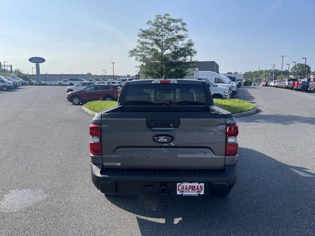 Photo of 2025 CARBONIZED GRAY METALLIC Ford Maverick