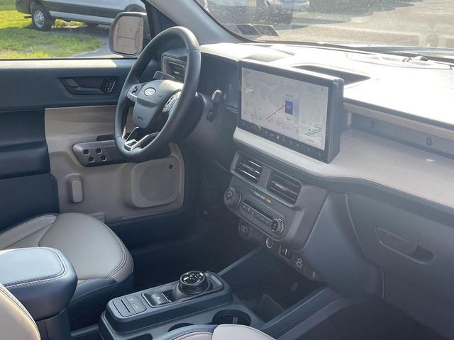 Photo of 2025 CARBONIZED GRAY METALLIC Ford Maverick