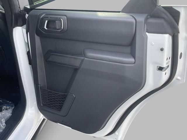 Photo of 2025 OXFORD WHITE Ford Bronco
