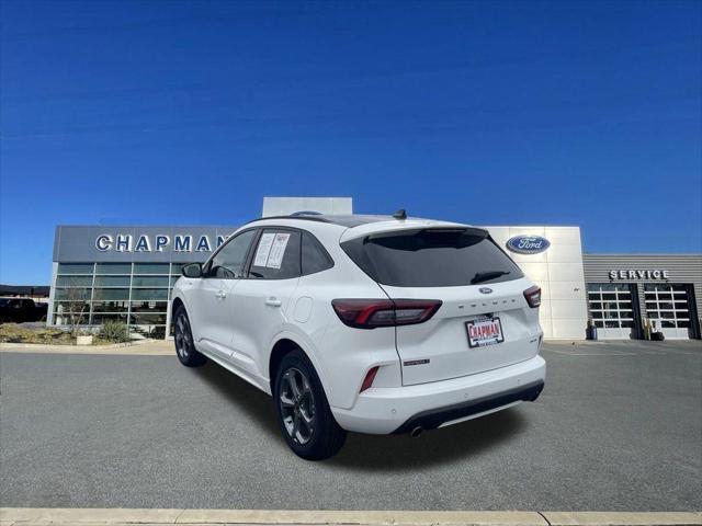 Photo of 2024 STAR WHITE METALLIC TRI-COAT Ford Escape