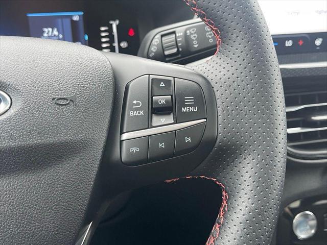 Photo of 2024 STAR WHITE METALLIC TRI-COAT Ford Escape