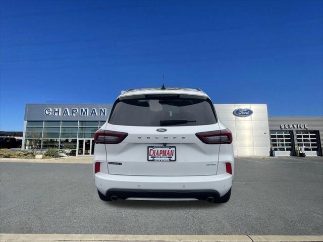 Photo of 2024 STAR WHITE METALLIC TRI-COAT Ford Escape