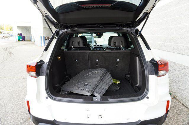 Photo of 2021 Summit White Chevrolet Trailblazer