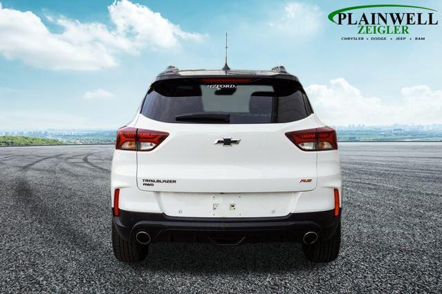 Photo of 2021 Summit White Chevrolet Trailblazer