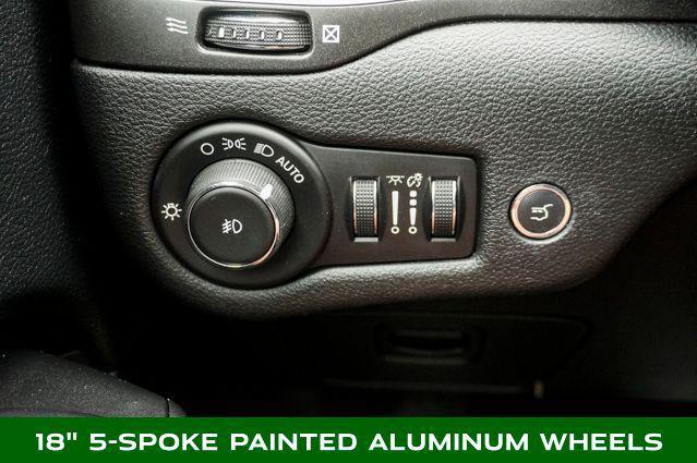Photo of 2019 Sting-Gray Clearcoat Jeep Cherokee