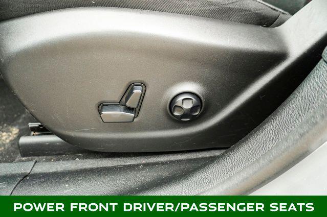 Photo of 2019 Sting-Gray Clearcoat Jeep Cherokee