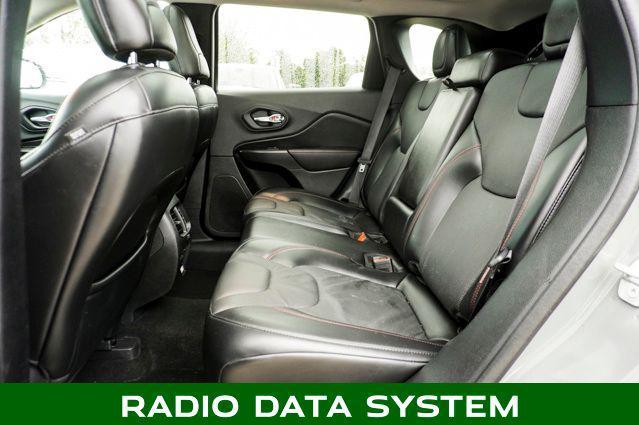 Photo of 2019 Sting-Gray Clearcoat Jeep Cherokee