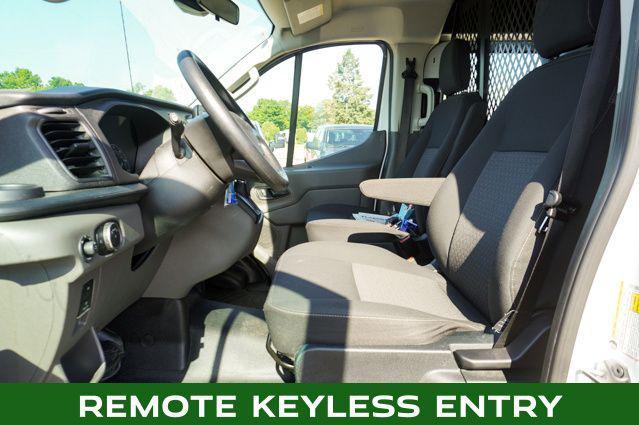 Photo of 2023 Oxford White Ford Transit-250
