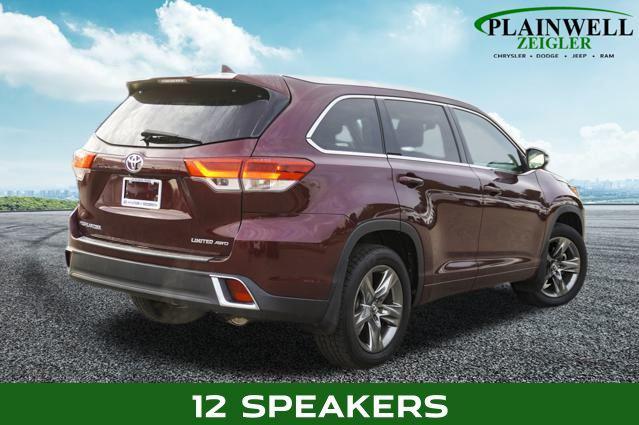 Photo of 2017 Salsa Red Pearl Toyota Highlander