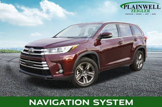 Photo of 2017 Salsa Red Pearl Toyota Highlander