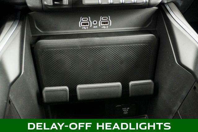 Photo of 2025 Diamond Black Crystal Pearlcoat RAM 1500