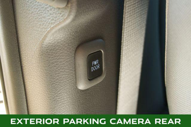 Photo of 2024 Midnight Black Metallic Toyota Sienna