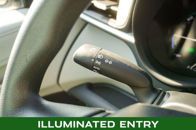 Photo of 2024 Midnight Black Metallic Toyota Sienna