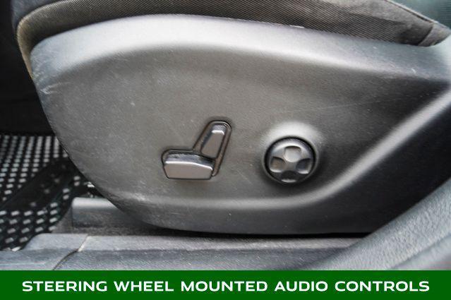 Photo of 2020 Diamond Black Crystal Pearlcoat Jeep Cherokee