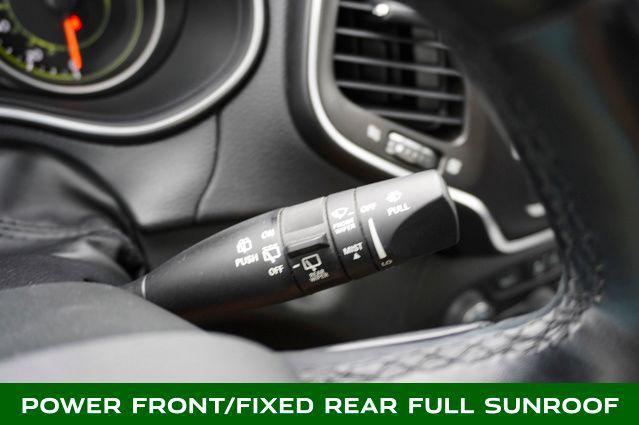 Photo of 2020 Diamond Black Crystal Pearlcoat Jeep Cherokee