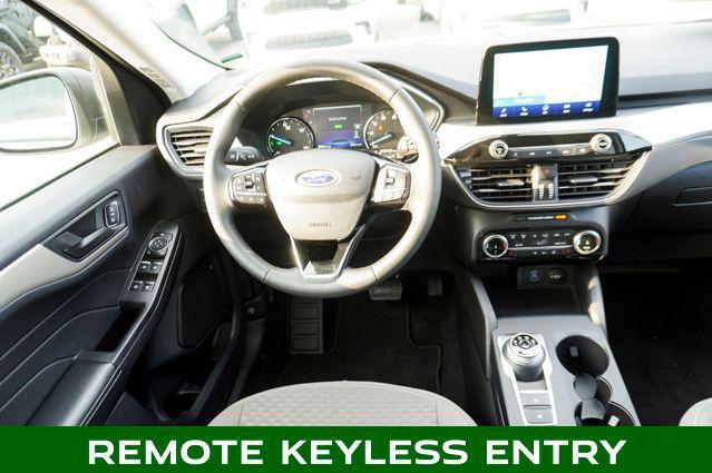 Photo of 2022 Iconic Silver Metallic Ford Escape