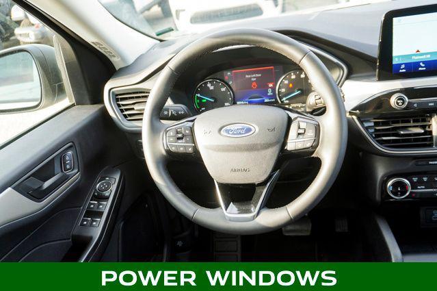 Photo of 2022 Iconic Silver Metallic Ford Escape