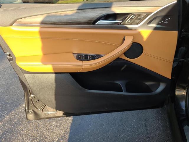 Photo of 2018 Black Sapphire Metallic BMW X3