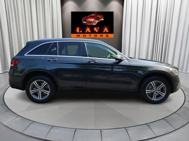 Photo of 2020 Obsidian Black Metallic Mercedes-Benz GLC 300