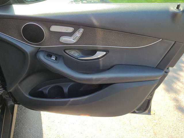 Photo of 2020 Obsidian Black Metallic Mercedes-Benz GLC 300