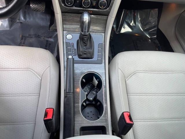 Photo of 2016 Reflex Silver Metallic Volkswagen Passat