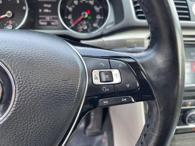 Photo of 2016 Reflex Silver Metallic Volkswagen Passat