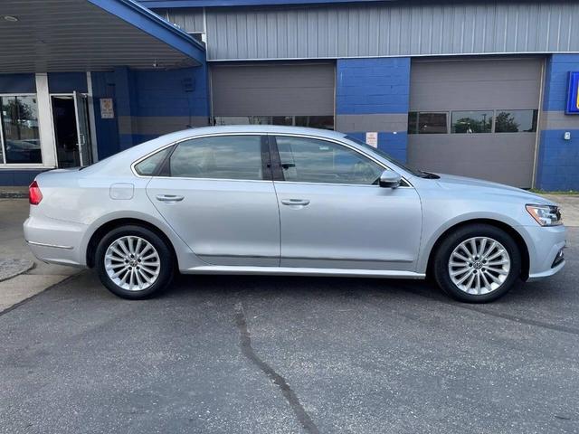 Photo of 2016 Reflex Silver Metallic Volkswagen Passat